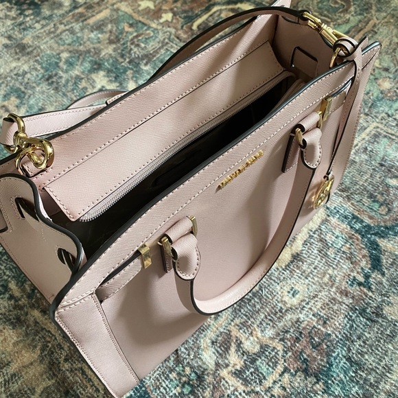 Michael Kors Dillon Large Zip Top Saffiano Leather Handbag Pink 💕💕 - Picture 5 of 13